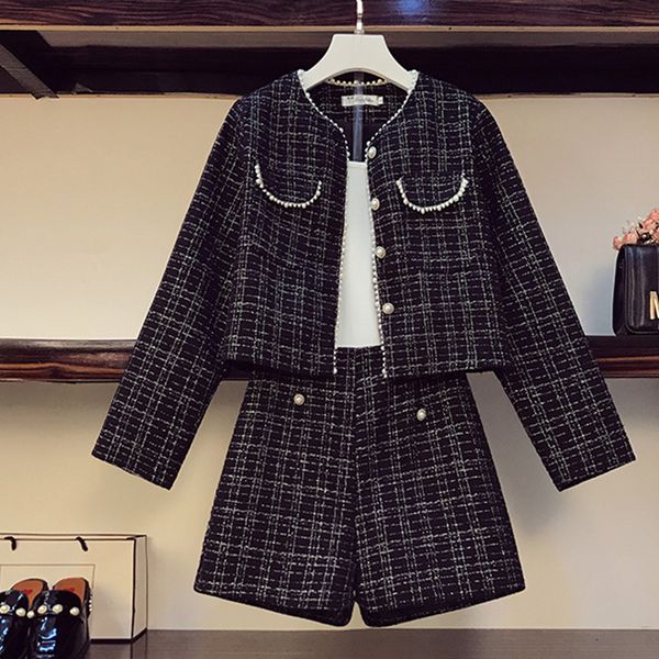 small fragrance plaid woolen 2 piece set autumn runway women beading tweed jacket coat + shorts two piece set plus size 4xl suit, Gray
small fragrance plaid woolen 2 piece set autumn runway women beading tweed jacket coat + shorts two piece set plus size 4xl suit, Gray