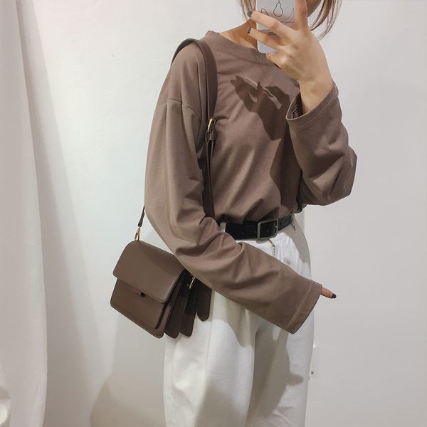 texture messenger small package 2020 vintage broadband shoulder bag
texture messenger small package 2020 vintage broadband shoulder bag