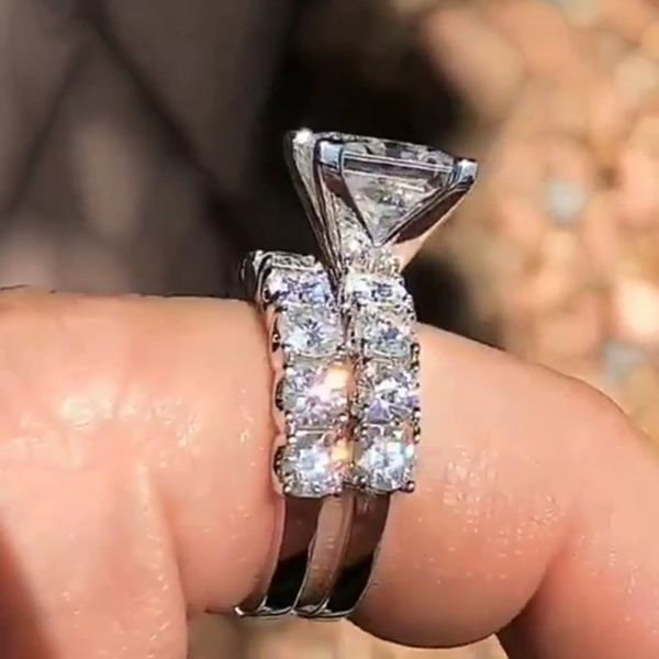 luxury simple square ring fashion women's ring set silver color inlaid zircon crystal engagement for women jewelry gift, Slivery;golden
luxury simple square ring fashion women's ring set silver color inlaid zircon crystal engagement for women jewelry gift, Slivery;golden