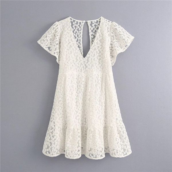 women 2020 summer fashion floral embroidery sweet white playsuit female elegant v-neck backless short sleeve ruffles playsuit, Black;white
women 2020 summer fashion floral embroidery sweet white playsuit female elegant v-neck backless short sleeve ruffles playsuit, Black;white