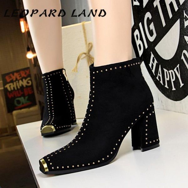 leopard land nightclub rock trend chunky heel suede metal riveting nail women's ankle boots ds-6862, Black
leopard land nightclub rock trend chunky heel suede metal riveting nail women's ankle boots ds-6862, Black