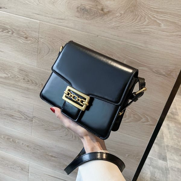 simple retro women's bag new style 2020 fashion solid color shoulder bag shoulder square 
simple retro women's bag new style 2020 fashion solid color shoulder bag shoulder square