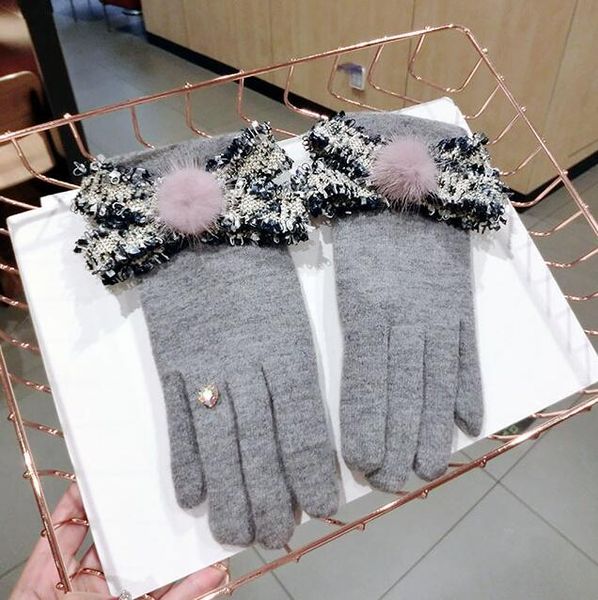 women' autumn winter thicken warm fur ball bow wool gloves lady' touch screen winter cashmere driving glove r2273, Blue;gray
women' autumn winter thicken warm fur ball bow wool gloves lady' touch screen winter cashmere driving glove r2273, Blue;gray