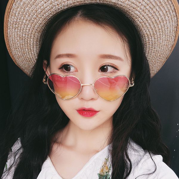 heart shaped sunglasses women pink frame metal reflective mirror lens fashion luxury sun glasses brand designer for ladies, White;black
heart shaped sunglasses women pink frame metal reflective mirror lens fashion luxury sun glasses brand designer for ladies, White;black