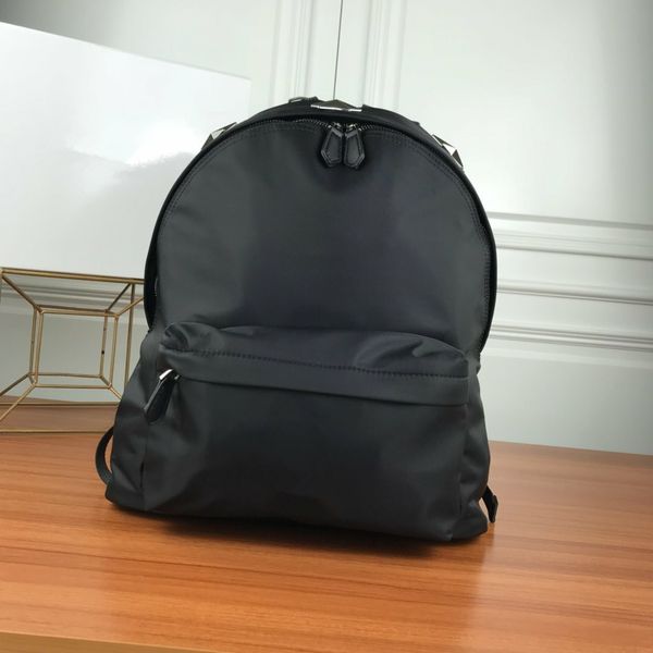 2020 new selling fashion leisure backpack simple atmosphere men's canvas bag trend high texture portable large capacity travel bag
2020 new selling fashion leisure backpack simple atmosphere men's canvas bag trend high texture portable large capacity travel bag