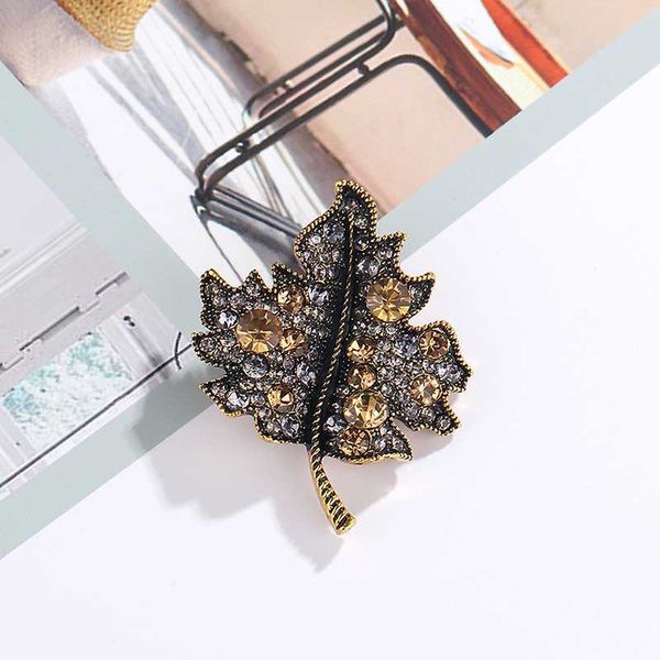 pins, brooches rhinestone shaped brooch pins for women clothes wedding leaves metal badges jewelry, Gray
pins, brooches rhinestone shaped brooch pins for women clothes wedding leaves metal badges jewelry, Gray
