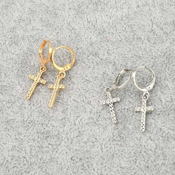 1pair 2020 new gold metal cross hoop earrings for women simple huggie earrings mini small stud female jewelry e659, Golden;silver
1pair 2020 new gold metal cross hoop earrings for women simple huggie earrings mini small stud female jewelry e659, Golden;silver