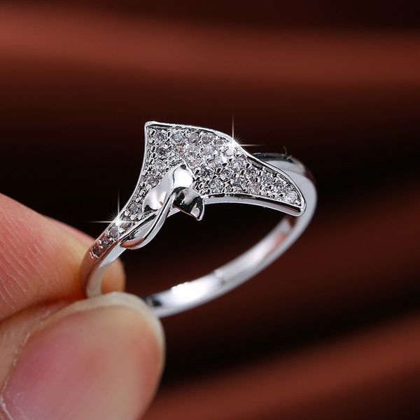 wedding rings women ring micro-inlaid white cubic zirconia silver-plated 2021 simple charm engagement party jewelry, Slivery;golden
wedding rings women ring micro-inlaid white cubic zirconia silver-plated 2021 simple charm engagement party jewelry, Slivery;golden