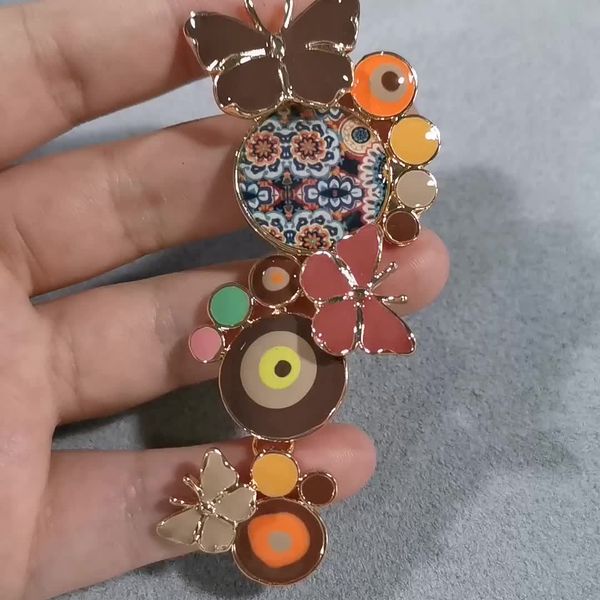brooch of enamel butterfly brooch pins chic charming circular brooches for women girls decoration jewelry new design alloy accessories, Gray
brooch of enamel butterfly brooch pins chic charming circular brooches for women girls decoration jewelry new design alloy accessories, Gray