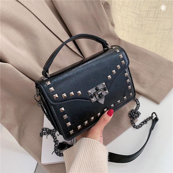 женщины сумки lady 2020 новая мода заклепка сумка trend brand дизайнер сумка цепи плеча малый квадрат crossbody
женщины сумки lady 2020 новая мода заклепка сумка trend brand дизайнер сумка цепи плеча малый квадрат crossbody