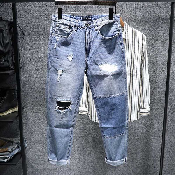 men's jeans 2021 arrival light blue slim fitting straight cropped pants leg stitching trendy handsome cool trouser 0522
men's jeans 2021 arrival light blue slim fitting straight cropped pants leg stitching trendy handsome cool trouser 0522