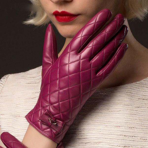 woman' gloves autumn winter warm lined real leather gloves female fashion diamond lattice sheepskin driving nw691-1, Blue;gray
woman' gloves autumn winter warm lined real leather gloves female fashion diamond lattice sheepskin driving nw691-1, Blue;gray