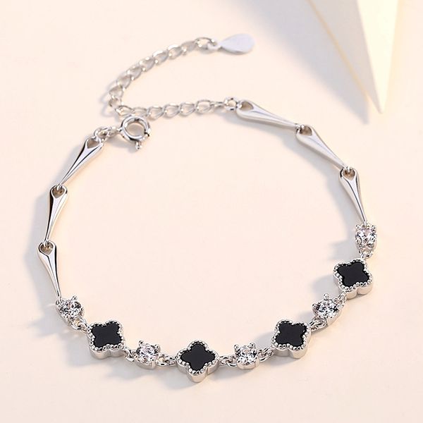 S925 sterling silver bracelet four-leaf clover female small fresh and simple fashion zircon bracelet silver jewelry black agate
S925 sterling silver bracelet four-leaf clover female small fresh and simple fashion zircon bracelet silver jewelry black agate