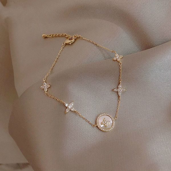 charm bracelets 2021 fashion micro zircon bracelet korean women's jewelry classic alloy plum blossom cross shape, Golden;silver
charm bracelets 2021 fashion micro zircon bracelet korean women's jewelry classic alloy plum blossom cross shape, Golden;silver