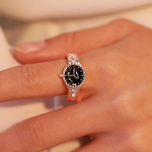 cluster rings rosegold watch style ring jewelry black enamel fashion wedding finger women anel feminino wholesale 2021, Golden;silver
cluster rings rosegold watch style ring jewelry black enamel fashion wedding finger women anel feminino wholesale 2021, Golden;silver