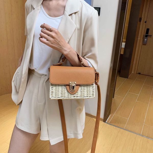 korean style selling women's versatile straw woven hand bag single shoulder braided sac fashionable two-tone flap bag
korean style selling women's versatile straw woven hand bag single shoulder braided sac fashionable two-tone flap bag