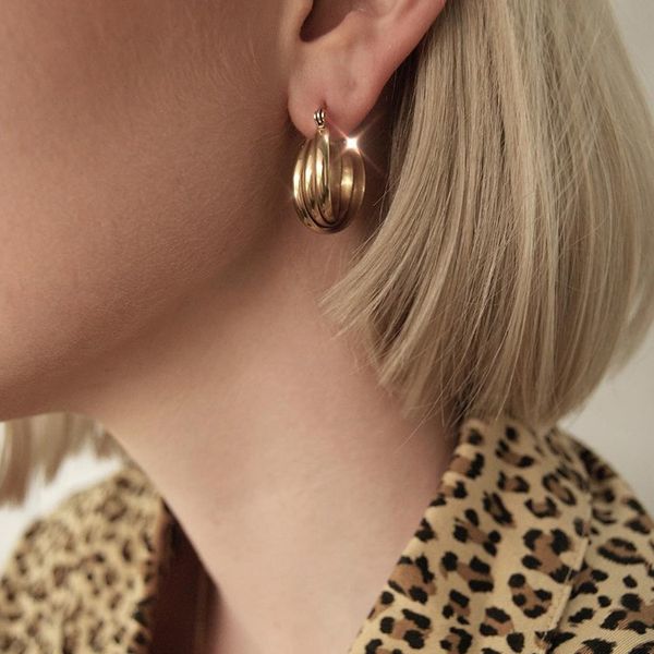 hoop & huggie 2021 arrival fashion twisted circle vintage earrings french classic hoops gold plating trendy jewelry ear post stud, Golden;silver
hoop & huggie 2021 arrival fashion twisted circle vintage earrings french classic hoops gold plating trendy jewelry ear post stud, Golden;silver