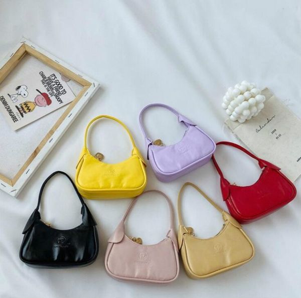 2020 fashion cute lolita style children handbag girl princess small one shoulder bags mini baby bag
2020 fashion cute lolita style children handbag girl princess small one shoulder bags mini baby bag