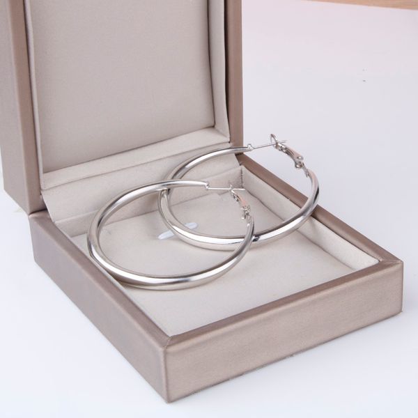 hoop & huggie gold and silver color round 50mm big earring for women shape ear accessories alloy trendy earings 2021, Golden;silver
hoop & huggie gold and silver color round 50mm big earring for women shape ear accessories alloy trendy earings 2021, Golden;silver