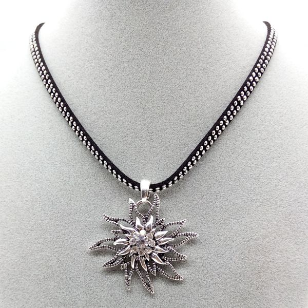 qidiehua collares fashion new vintage style sunflower flowers necklace pendant shiny rhinestone black velvet necklace women, Silver
qidiehua collares fashion new vintage style sunflower flowers necklace pendant shiny rhinestone black velvet necklace women, Silver