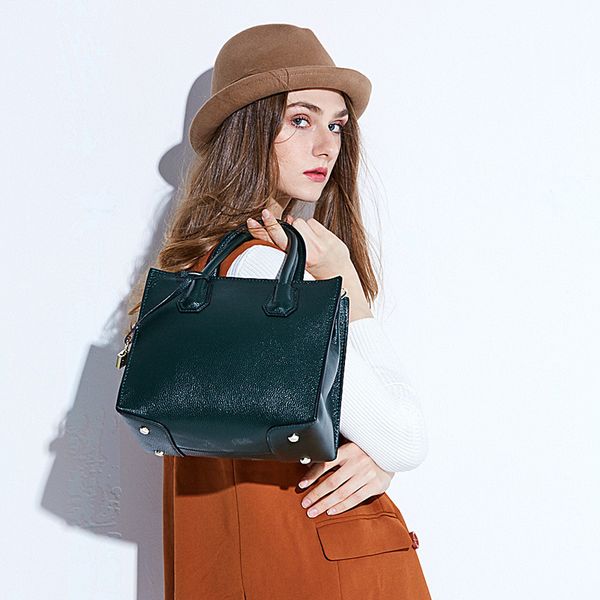 lucky2019 mi yang woman head layer cowhide blackish green single shoulder killer package
lucky2019 mi yang woman head layer cowhide blackish green single shoulder killer package