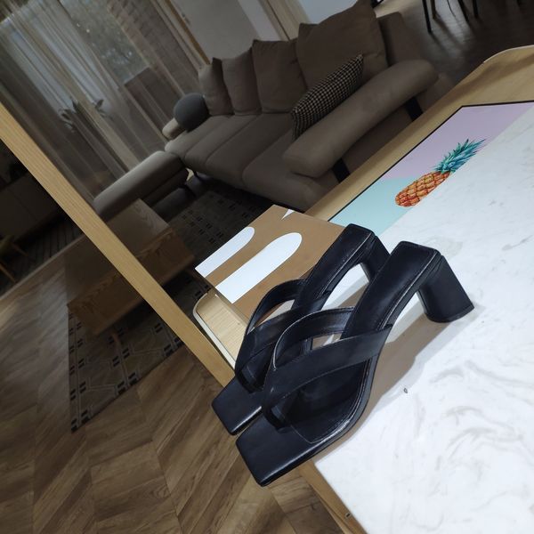 2020 new female high-heeled shoes clip toe sandals and slippers summer cross square head thick with wome, Black
2020 new female high-heeled shoes clip toe sandals and slippers summer cross square head thick with wome, Black