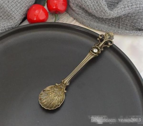 vintage royal style metal carved coffee spoons forks with crystal head kitchen fruit prikkers dessert ice-cream scoop gift
vintage royal style metal carved coffee spoons forks with crystal head kitchen fruit prikkers dessert ice-cream scoop gift