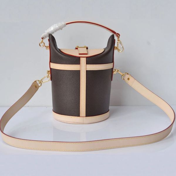 leather quality handbags high femme famous handle 7a bandolera women barrel-shaped end bag sac shoulder purses genuine bucket b obrd
leather quality handbags high femme famous handle 7a bandolera women barrel-shaped end bag sac shoulder purses genuine bucket b obrd
