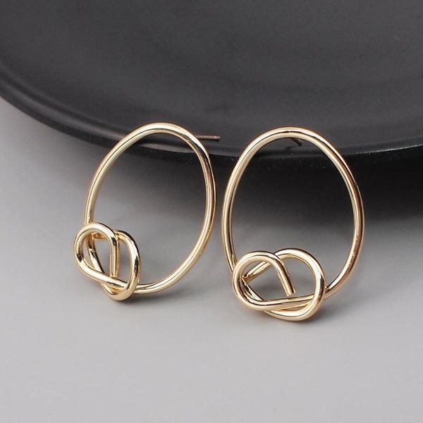 stud simple gold color alloy earrings for women twisted metal geometric jewelry wholesale 2021 ukmoc, Golden;silver
stud simple gold color alloy earrings for women twisted metal geometric jewelry wholesale 2021 ukmoc, Golden;silver