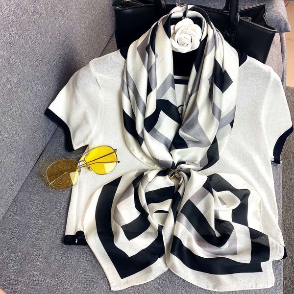 brand high-quality red and blue bright and colorful silk scarf, a must-have artifact for ladies & girls in summer and autumn 104843, Blue;gray
brand high-quality red and blue bright and colorful silk scarf, a must-have artifact for ladies & girls in summer and autumn 104843, Blue;gray