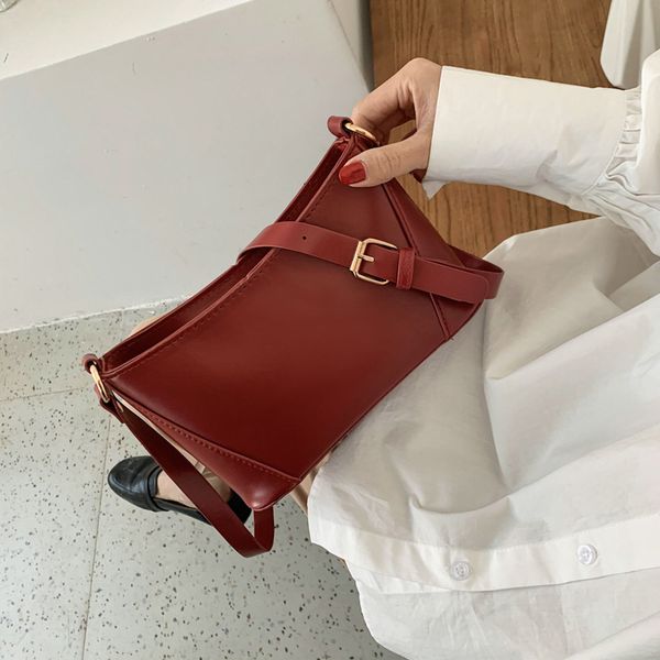 new texture small bag female bag new 2020 korean version of the wild shoulder fashion retro messenger
new texture small bag female bag new 2020 korean version of the wild shoulder fashion retro messenger