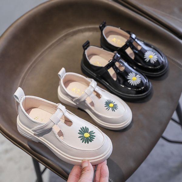 afdswg girls leather shoes new fashion small daisy black leather shoes autumn children soft bottom princess, Black;grey
afdswg girls leather shoes new fashion small daisy black leather shoes autumn children soft bottom princess, Black;grey