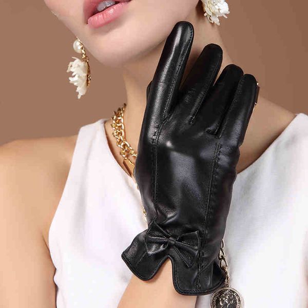 lady' black genuine leather gloves women winter thicken warm goatskin touch screen guantes driving riding leisure mittens h3209, Blue;gray
lady' black genuine leather gloves women winter thicken warm goatskin touch screen guantes driving riding leisure mittens h3209, Blue;gray