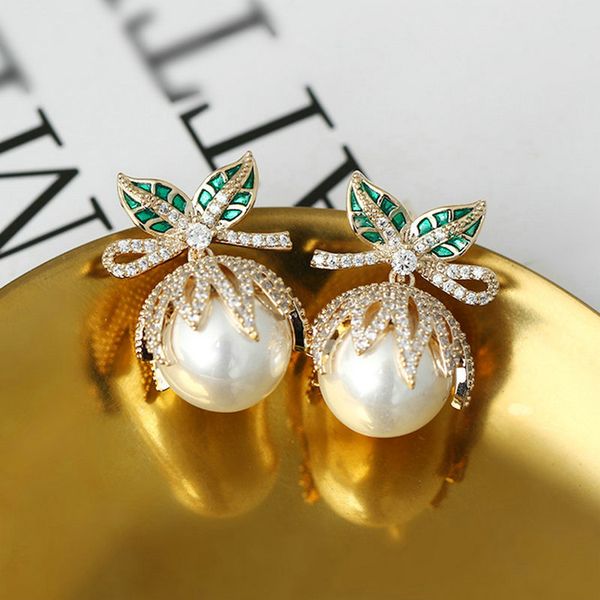 1pair fashion earring studs fully-jewelled earring studs pearl fashion jewelry 2 color, Golden;silver
1pair fashion earring studs fully-jewelled earring studs pearl fashion jewelry 2 color, Golden;silver