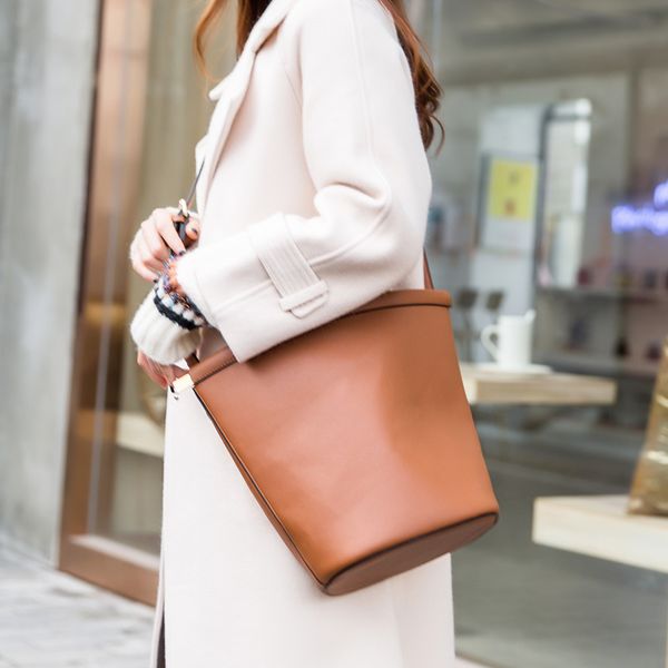 bag 2020 new korean style women bag clip bucket casual mini shoulder/crossbody
bag 2020 new korean style women bag clip bucket casual mini shoulder/crossbody