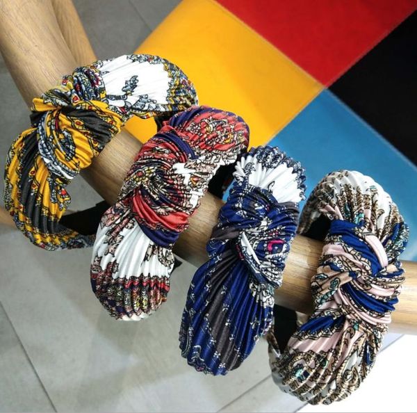 new cashew pleated knotted hair hoop wide edge fabric simple celebrity style hair card high-end accessories women
new cashew pleated knotted hair hoop wide edge fabric simple celebrity style hair card high-end accessories women