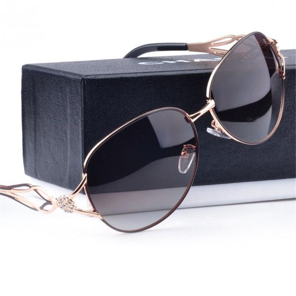 fashion sunglasses women gradient polarized sun glasses, White;black
fashion sunglasses women gradient polarized sun glasses, White;black