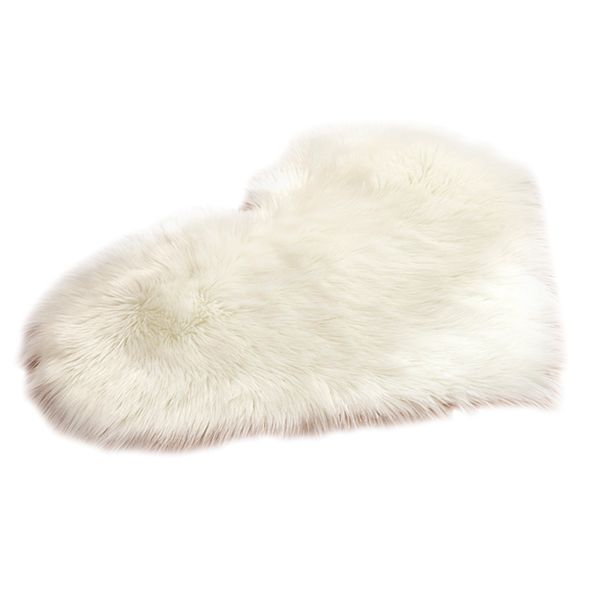 super soft \"love\" shape artificial sheepskin area rug floor carpet living room bedside floor mat - non shed & long pile
super soft \"love\" shape artificial sheepskin area rug floor carpet living room bedside floor mat - non shed & long pile
