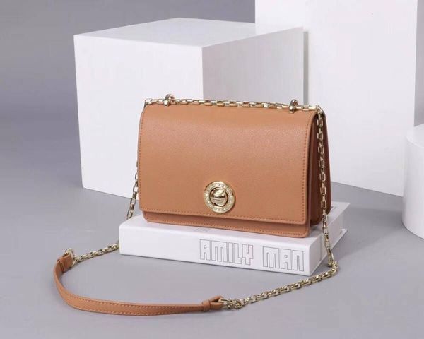 первый слой кожи casual и простой плеча клатчи мода цвет crossbody роскошные женщины руки мешок малый цепи блокировки
первый слой кожи casual и простой плеча клатчи мода цвет crossbody роскошные женщины руки мешок малый цепи блокировки
