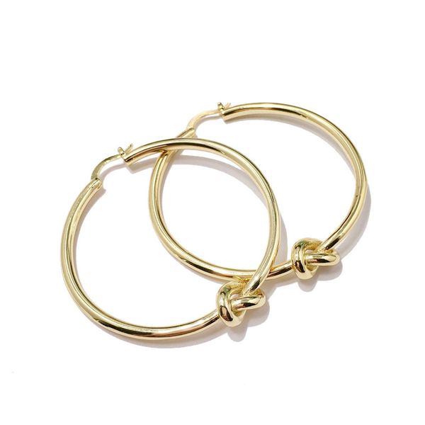 fashion accessories european and american copper smooth twisted exquisite round earrings, Golden;silver
fashion accessories european and american copper smooth twisted exquisite round earrings, Golden;silver