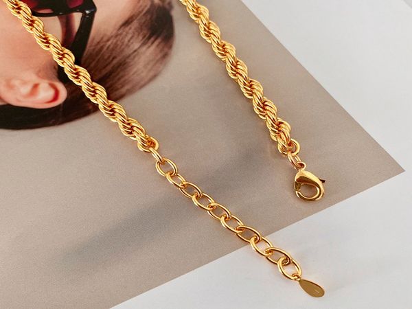 дикий поворот цепи толщиной 5 мм браслет ожерелье ключицы цепи 24k цвет, Silver
дикий поворот цепи толщиной 5 мм браслет ожерелье ключицы цепи 24k цвет, Silver
