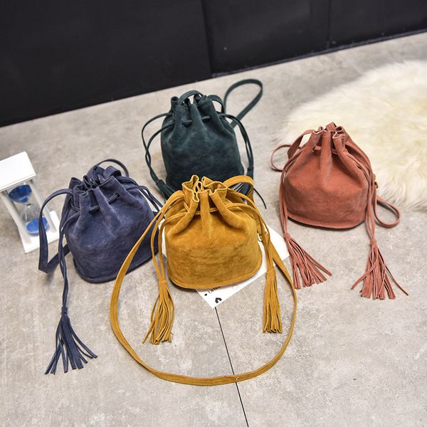 мода сумки высокого качества женщин сумка crossbody сумки новые сумки кисточкой bucket плечевые сумки четыре цвета опционально
мода сумки высокого качества женщин сумка crossbody сумки новые сумки кисточкой bucket плечевые сумки четыре цвета опционально