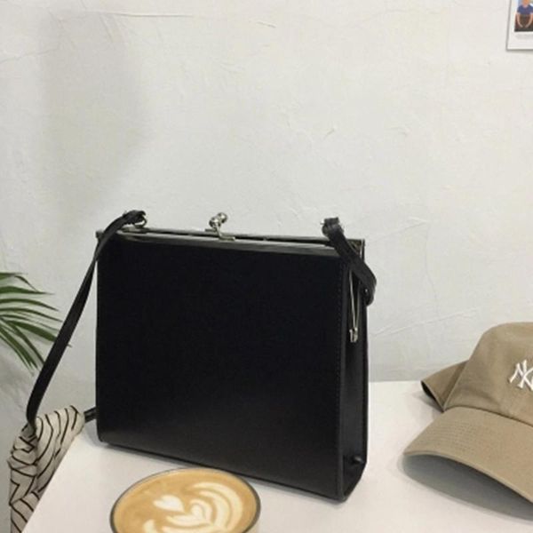 fashion clip bag women shoulder messenger bag casual small flap bags retro soild color ladies tote chic shoulder crossbody
fashion clip bag women shoulder messenger bag casual small flap bags retro soild color ladies tote chic shoulder crossbody