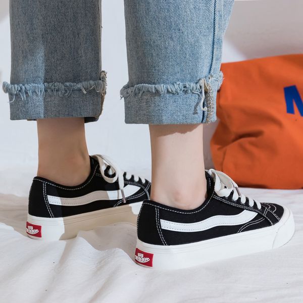 2020 осень нового студента корейского стиль с низким top flat-heel всего матчем черного холст обувь женщин дышащими вскользь ботинки женщин, Black
2020 осень нового студента корейского стиль с низким top flat-heel всего матчем черного холст обувь женщин дышащими вскользь ботинки женщин, Black