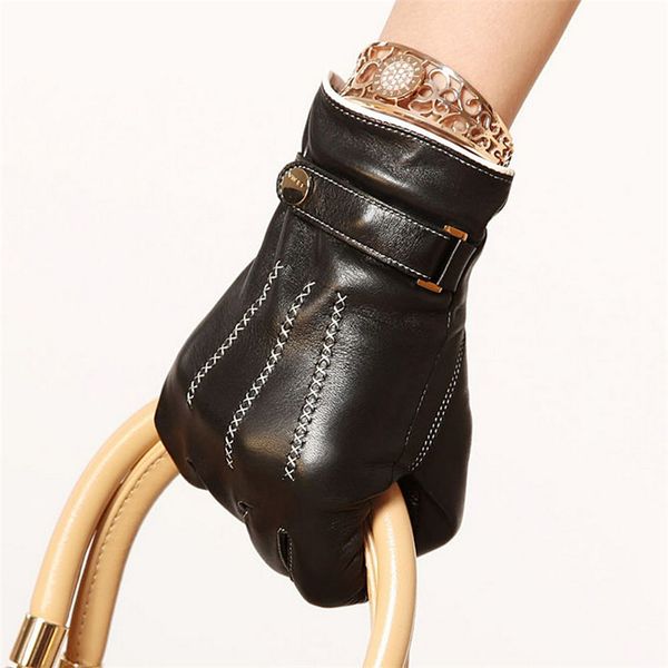 2020 women gloves fashion sheepskin glove hand embroidery female lambskin genuine leather buckle wrist el034pr, Blue;gray
2020 women gloves fashion sheepskin glove hand embroidery female lambskin genuine leather buckle wrist el034pr, Blue;gray