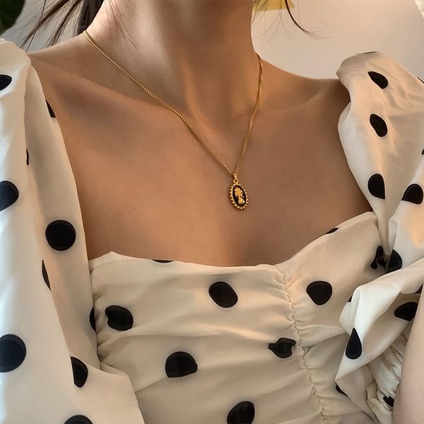 aomu hip hop vintage gold color choker necklace korean steam punk carved black enamel queen pendant long chain necklace women, Silver
aomu hip hop vintage gold color choker necklace korean steam punk carved black enamel queen pendant long chain necklace women, Silver