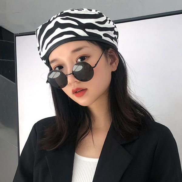 ht3312 women berets ladies vintage octagonal hat retro printed leather brim flat beret hat female new fashion artist painter, Blue;gray
ht3312 women berets ladies vintage octagonal hat retro printed leather brim flat beret hat female new fashion artist painter, Blue;gray