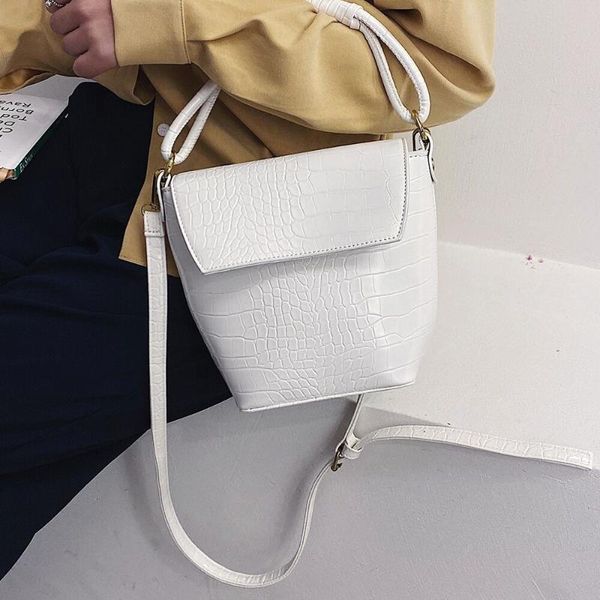 spring and summer new wind 2020 shi tou wen female bag shoulder bag oblique vintage bucket within the patch pockets in
spring and summer new wind 2020 shi tou wen female bag shoulder bag oblique vintage bucket within the patch pockets in