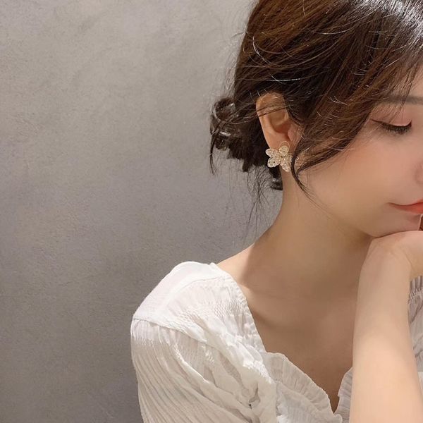 quality korean new arrival sweet crystal holiday flower stud earrings for women fashion elegant oorbellen bijoux party gifts
quality korean new arrival sweet crystal holiday flower stud earrings for women fashion elegant oorbellen bijoux party gifts