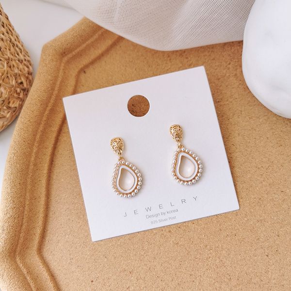 retro geometric drop-shaped simulated pearl earrings temperature simple style oorbellen accessories boucle d'oreille, Golden;silver
retro geometric drop-shaped simulated pearl earrings temperature simple style oorbellen accessories boucle d'oreille, Golden;silver